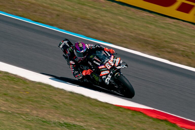 Aprilia domina le prove di Assen: quattro RS-GP26 già in Q2