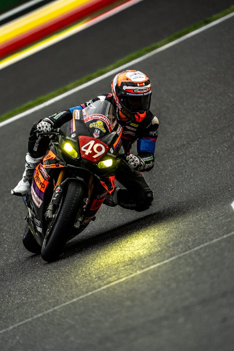 Aprilia e REVO-M2 dominano la Superstock all’8 ore di Spa