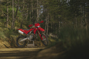 Ducati Desmo450 EDS enduro specialistica con kit racing e controllo trazione