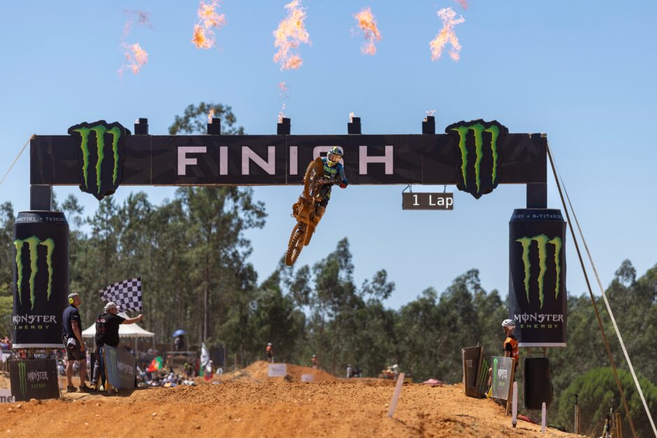Sleny Goyer su Yamaha YZ125 del MJC al circuito di Agueda, vincitore di una manche EMX125