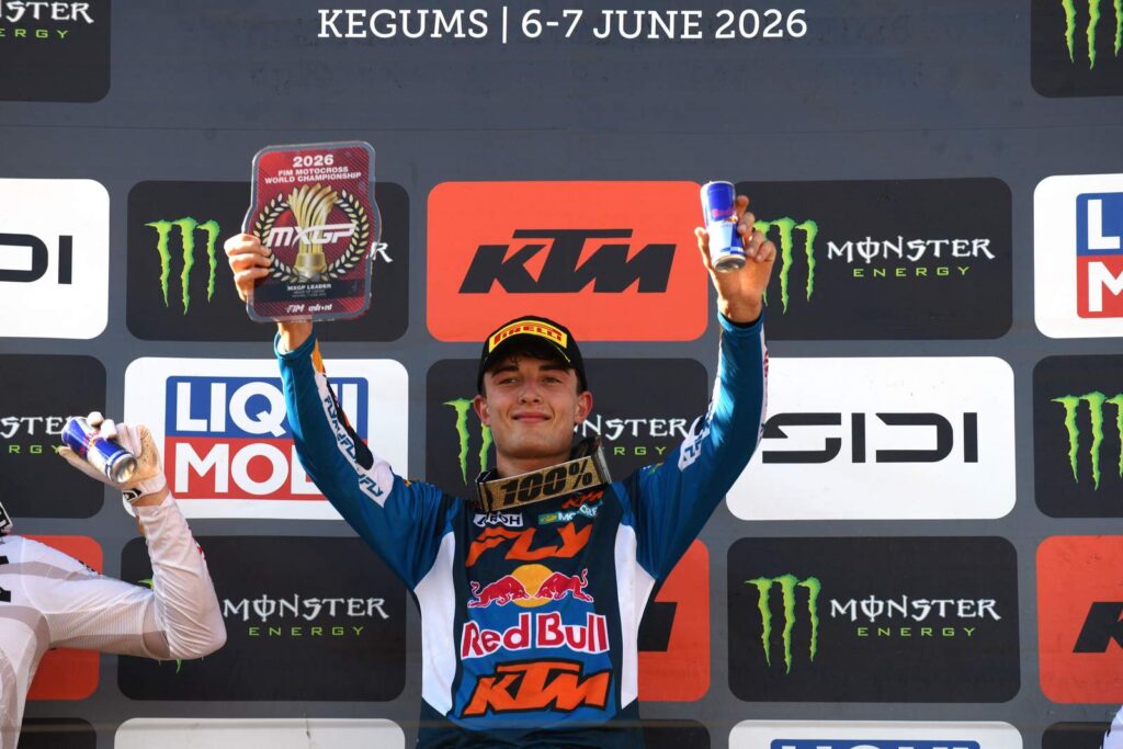 Lucas Coenen sul podio del Gran Premio MXGP di Lettonia a Kegums