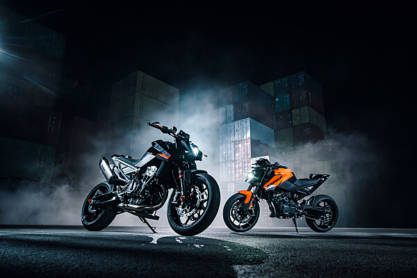 KTM 790 Duke 2027: naked media dal design più aggressivo e ciclistica aggiornata