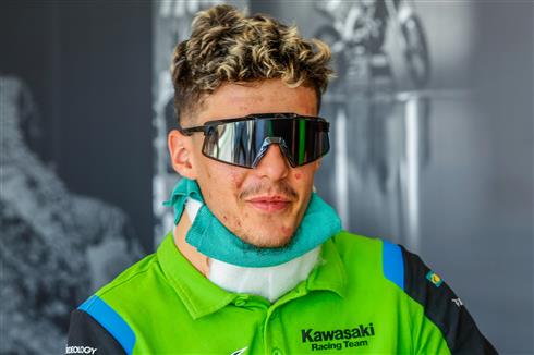 Mathis Valin del Kawasaki Racing Team MX2, out per precauzione dopo la caduta al GP di Agueda