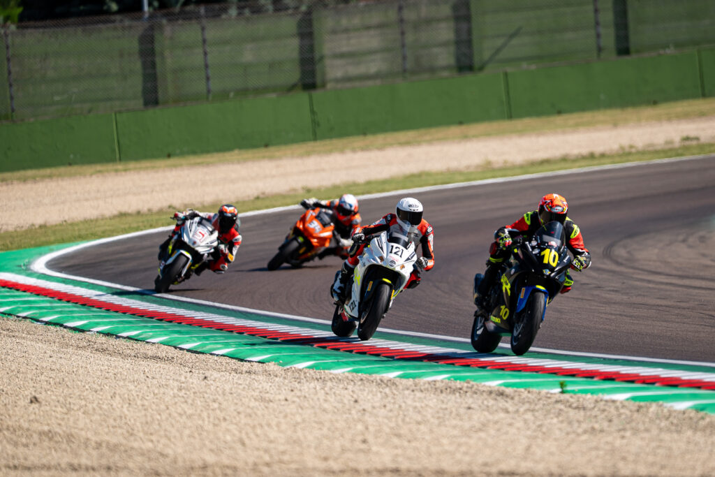 suzuki-gsx-8r-cup-marino-imola_7.jpg