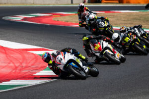 suzuki-gsx-8r-cup-mugello-agazzi_5.jpg