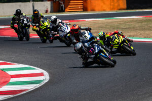 suzuki-gsx-8r-cup-mugello-agazzi_6.jpg