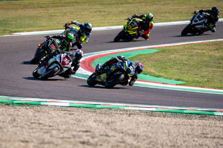 Il Trofeo Suzuki GSX-8R Cup accende il Mugello