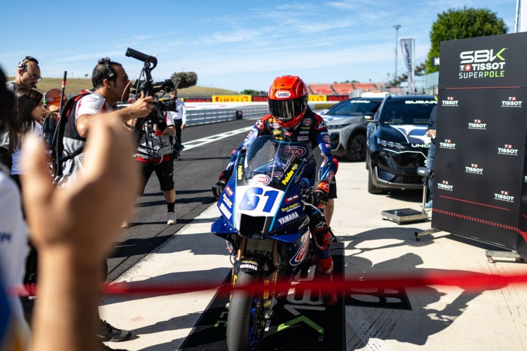 Yamaha R9 in prima fila a Misano con Can Öncü in pole