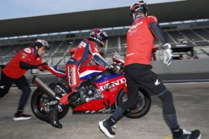 Honda HRC in pista a Suzuka durante i test per la Suzuka 8 Hours 2026