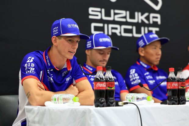 Piloti e rappresentanti Honda HRC e Yamaha durante la conferenza alla vigilia della Suzuka 8 Hours