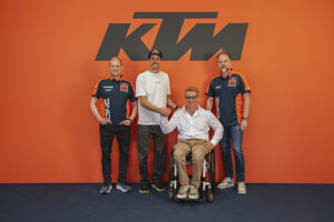 Alex Marquez durante l'annuncio del passaggio alla Red Bull KTM per il 2027