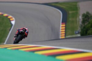 Moto Honda HRC Castrol in azione al Sachsenring durante il GP di Germania