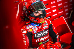 Marc Marquez in pista al Sachsenring durante le Practice del venerdì