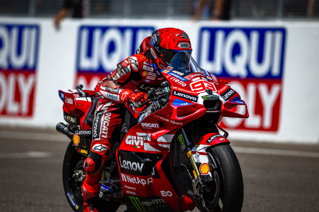 Pilota Ducati Lenovo Team al MotoGP Sachsenring durante le practice del venerdì