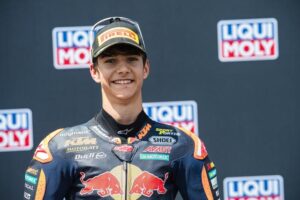 Iván Ortolá su Kalex con pneumatici Pirelli durante la pole in Moto2 al Sachsenring