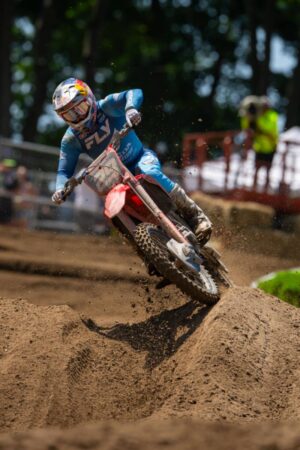 Jett Lawrence con la Honda CRF450RWE a Southwick nel motocross AMA 2026