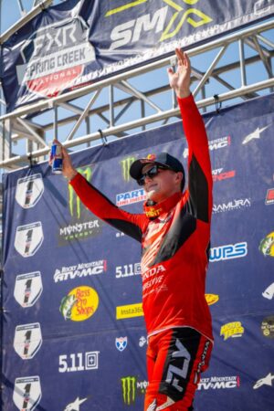 Hunter Lawrence nel round AMA Pro Motocross di Spring Creek, leader della classifica 450MX
