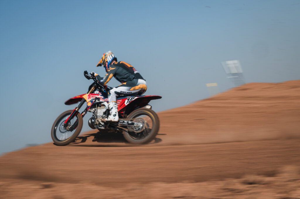 Calvin Vlaanderen sulla Desmo450 MX del Red Bull Ducati Factory al GP Sudafrica 2026