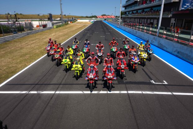 Ducati Panigale V4 Tricolore in pista durante la Lenovo Race of Champions a Misano