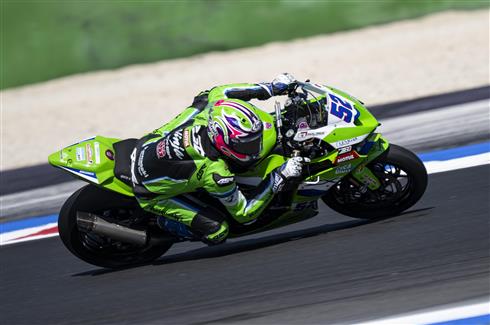 Kawasaki WorldSSP Team con la Ninja ZX-6R 636 in preparazione al round di Donington