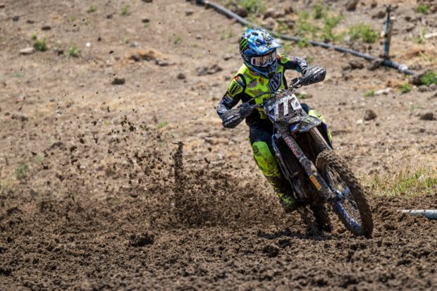 Yamaha e i fratelli Reisulis nella top 10 MX2 al MXGP della Gran Bretagna