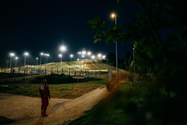 Night Race Faenza, evento di motocross serale al circuito Monte Coralli con gare MX1 e MX2