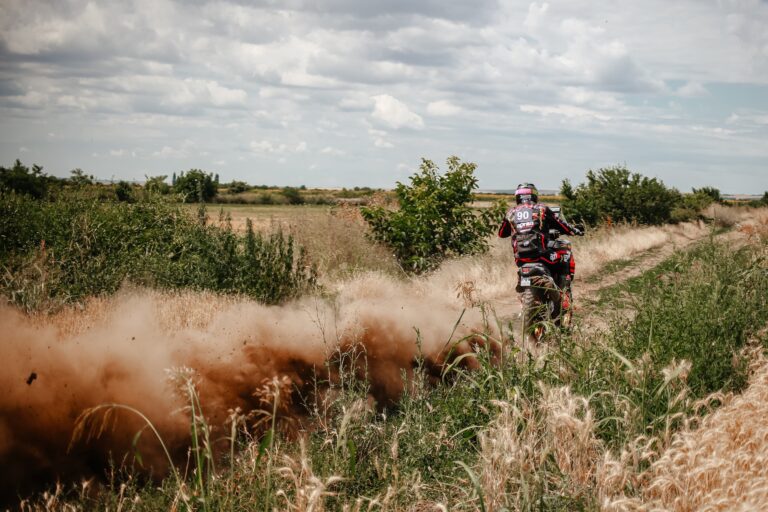 Marini sbanca il Ro Rally Marathon, Aprilia Tuareg Racing domina in Romania