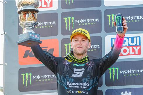 Romain Febvre e Kawasaki protagonisti del podio nel GP di Gran Bretagna MXGP