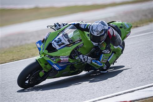 Garrett Gerloff con la Kawasaki Ninja ZX-10RR del Kawasaki WorldSBK Team a Donington
