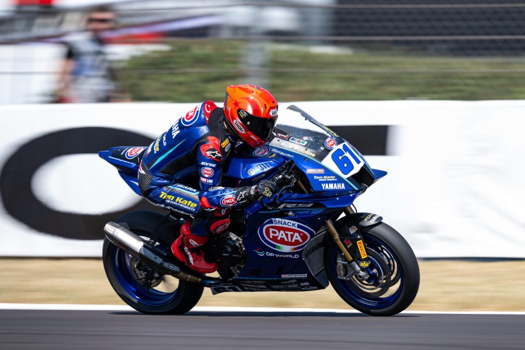 Yamaha R9 di Can Öncü in Superpole a Donington Park, pole position WorldSSP