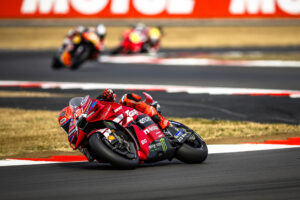 Ducati Lenovo Team nella Sprint di Silverstone, condizionata dai problemi di grip al posteriore