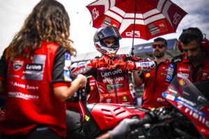 Ducati Lenovo Team impegnato nella Sprint di Silverstone, condizionata dai problemi di grip al posteriore