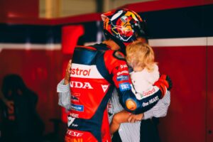 Honda HRC Castrol nel contesto del MotoGP British GP a Silverstone