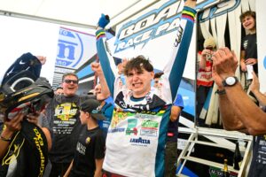Protagonisti del progetto Pata Talenti Azzurri FMI nell'Enduro mondiale 2026 a Rhayader