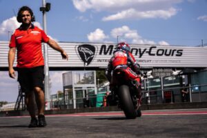 Honda HRC al lavoro nel test WorldSBK a Magny-Cours in vista del round di settembre