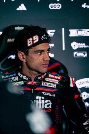 aprilia-racing-silverstone_2.jpg