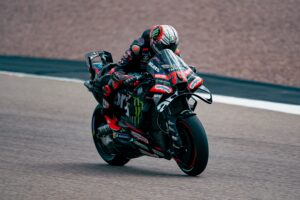 aprilia-racing-silverstone_6.jpg