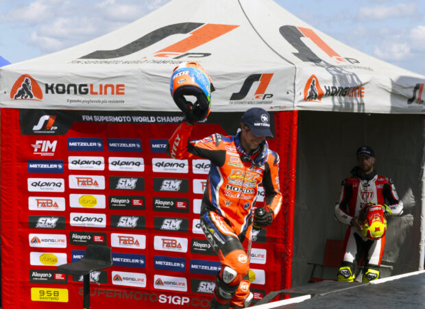 Gazebo pieghevole Kongline per il paddock del Supermoto S1GP 2026