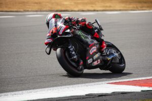 tripletta-aprilia-silverstone_7.jpg