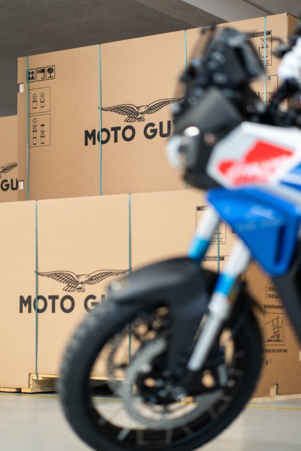 Mosaico con l'aquila Moto Guzzi nella nuova casa di Mandello del Lario