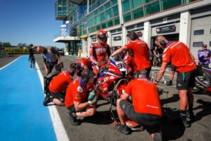 Honda HRC impegnata nello sviluppo delle CBR1000RR-R Fireblade SP a Magny-Cours nel WorldSBK
