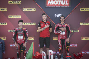 Ducati del team Aruba.it Racing nella sfida Superbike di Magny-Cours