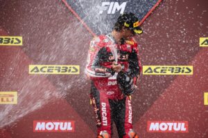 Nicolò Bulega e il dominio Ducati nel WorldSBK a Magny-Cours