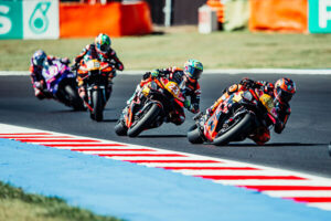 Enea Bastianini con la KTM RC16 del team Red Bull KTM Tech3 al GP di San Marino