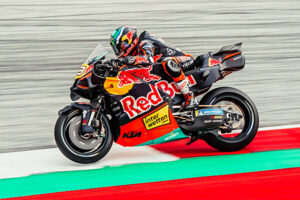 Brad Binder con la KTM RC16 nel weekend della MotoGP Austria al Red Bull Ring