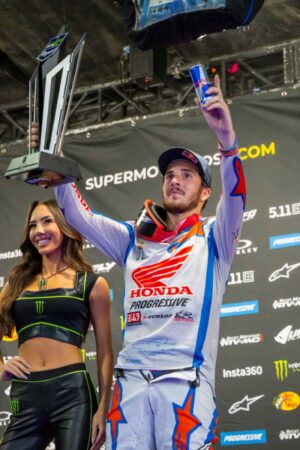 Honda HRC Progressive agli SMX Playoffs di Los Angeles con Hunter Lawrence in corsa per il titolo 450
