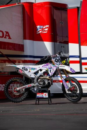 Honda HRC Progressive protagonista negli SMX Playoffs di Los Angeles con Hunter Lawrence nella classe 450