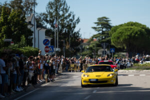 US Car on the Beach alla Italian Bike Week 2026 con vetture americane e cultura motoristica statunitense