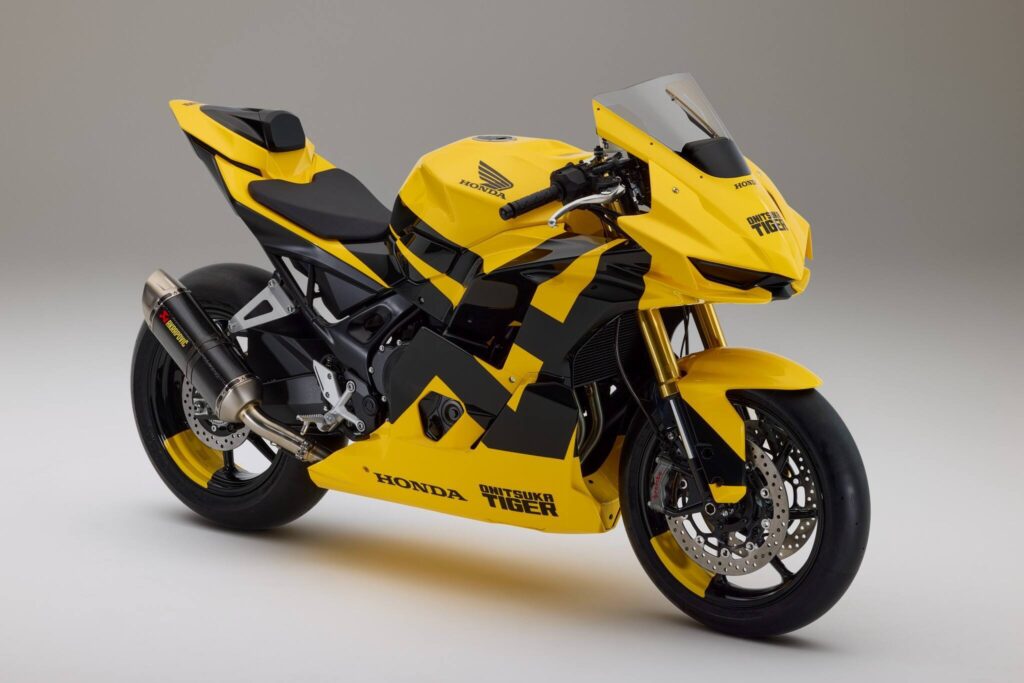 Collaborazione Honda Onitsuka Tiger tra motociclismo e moda giapponese