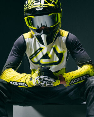 Completo Acerbis X-FLEX 2.0 per il fuoristrada, parte del total look racing 2027